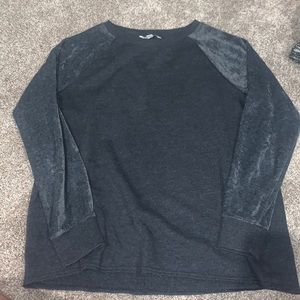 Gray long-sleeve American Eagle shirt.